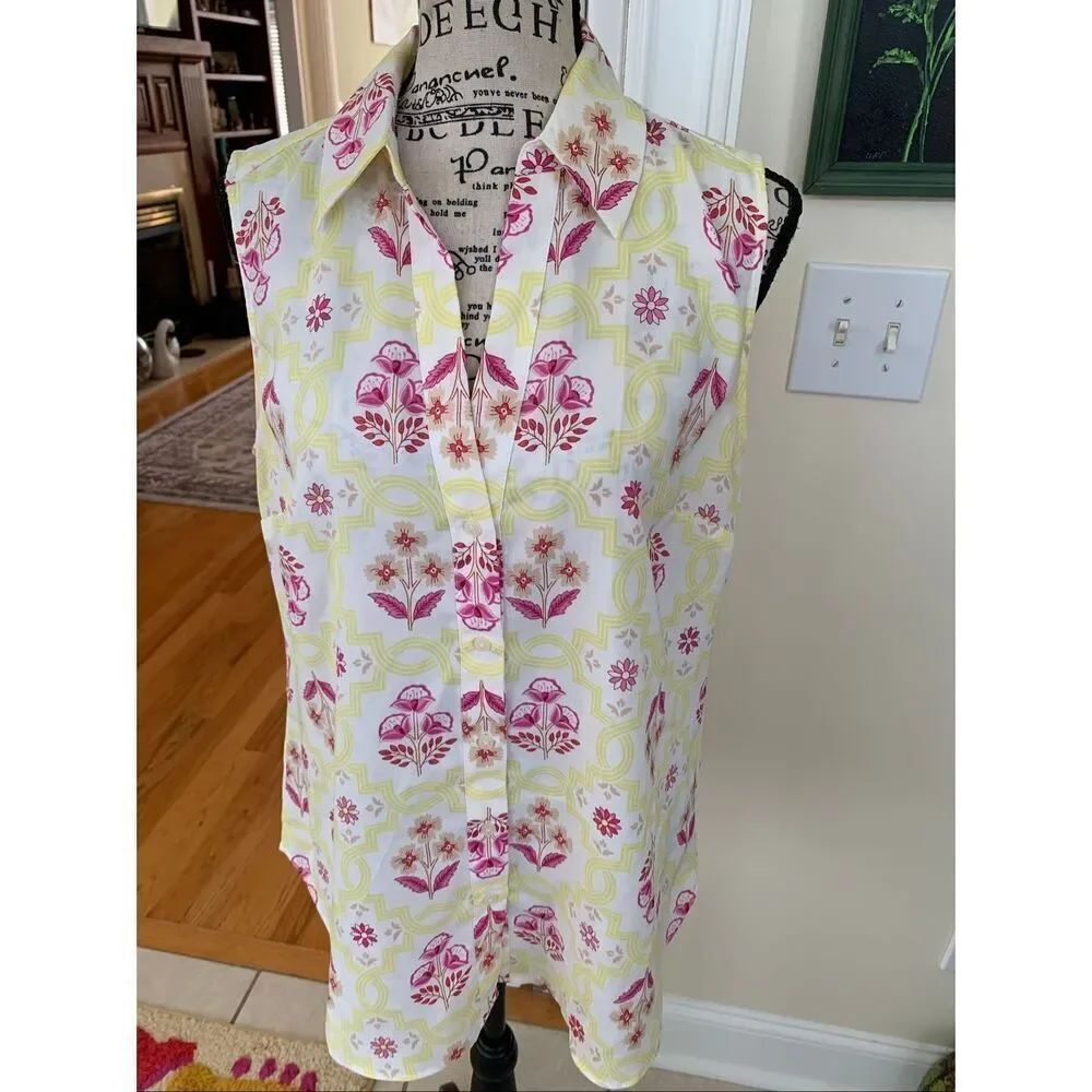ANN TAYLOR Tile Print Sleeveless Shirt